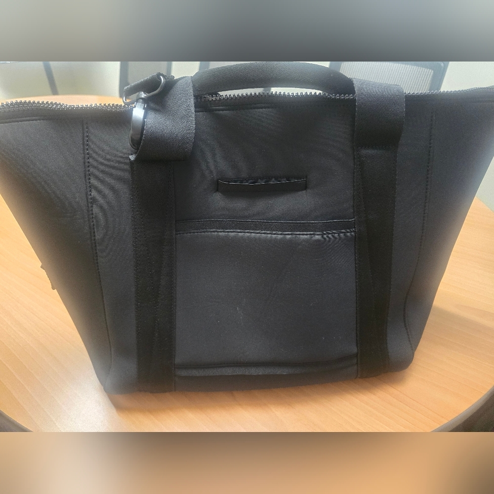 Quince All-Day Neoprene Tote Travel Bag - Picture 5 of 10